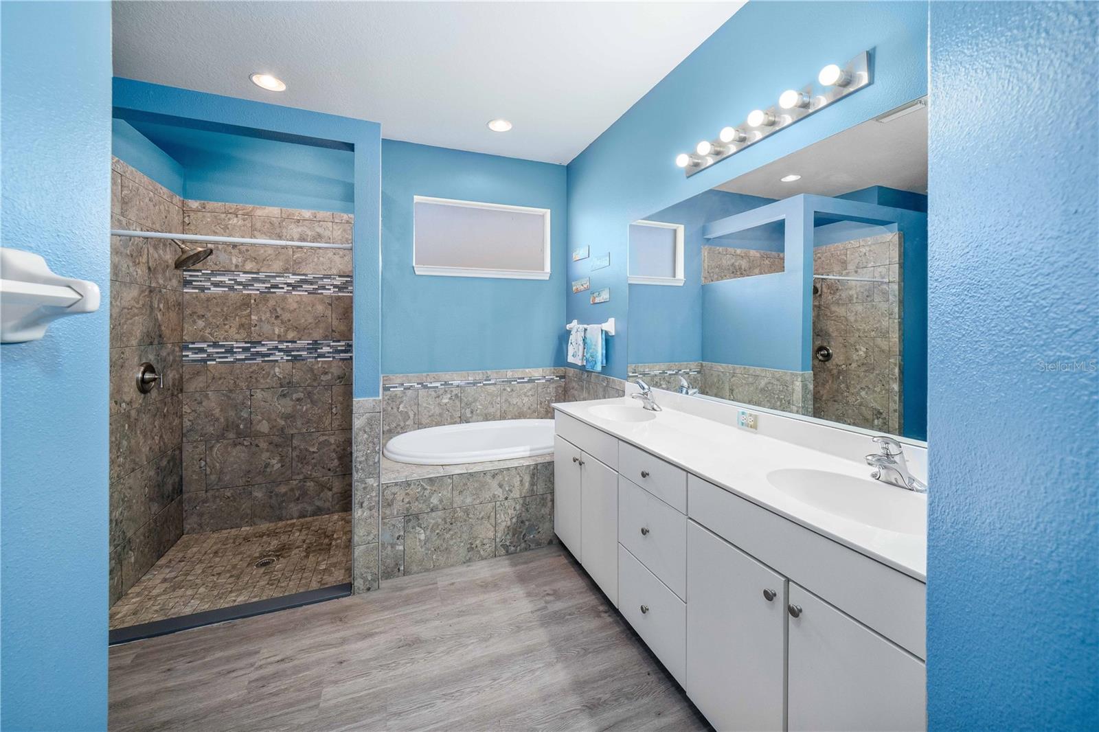 Image 21 of 29 For 2391 Savannah Drive