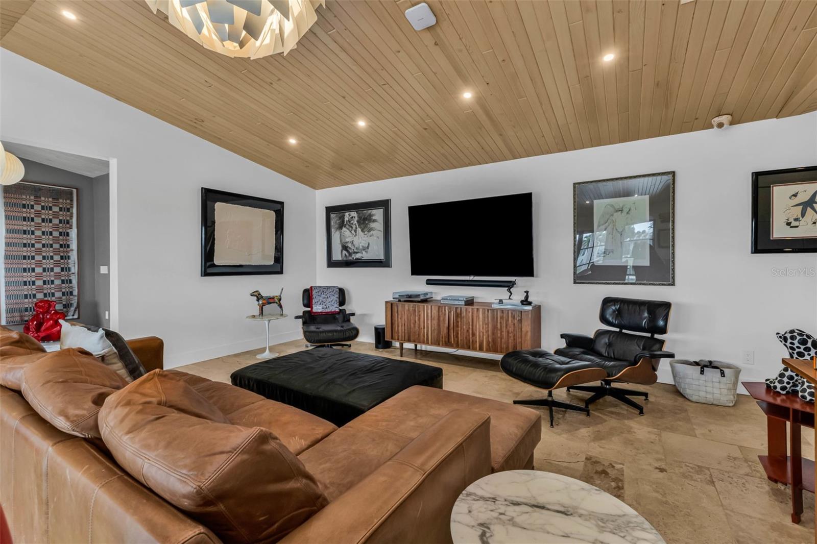 Image 8 of 75 For 810 Napoli Lane