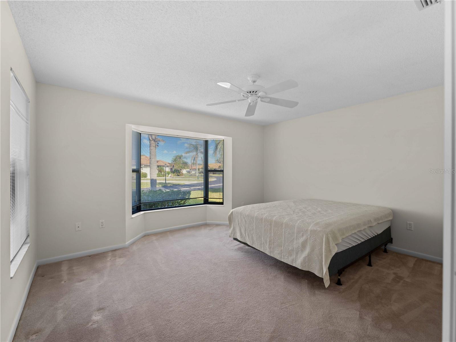 Image 23 of 59 For 1946 Cove Pointe Drive