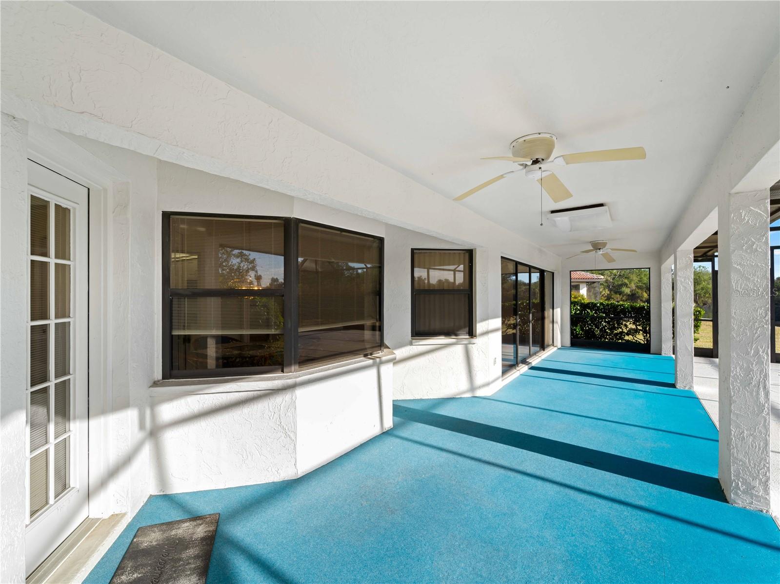 Image 37 of 59 For 1946 Cove Pointe Drive