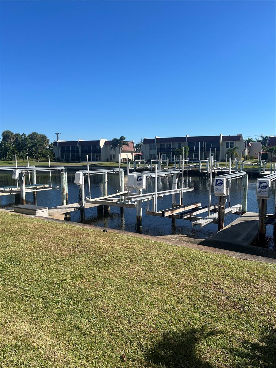 Image 25 of 59 For 220 Coldeway Drive 123