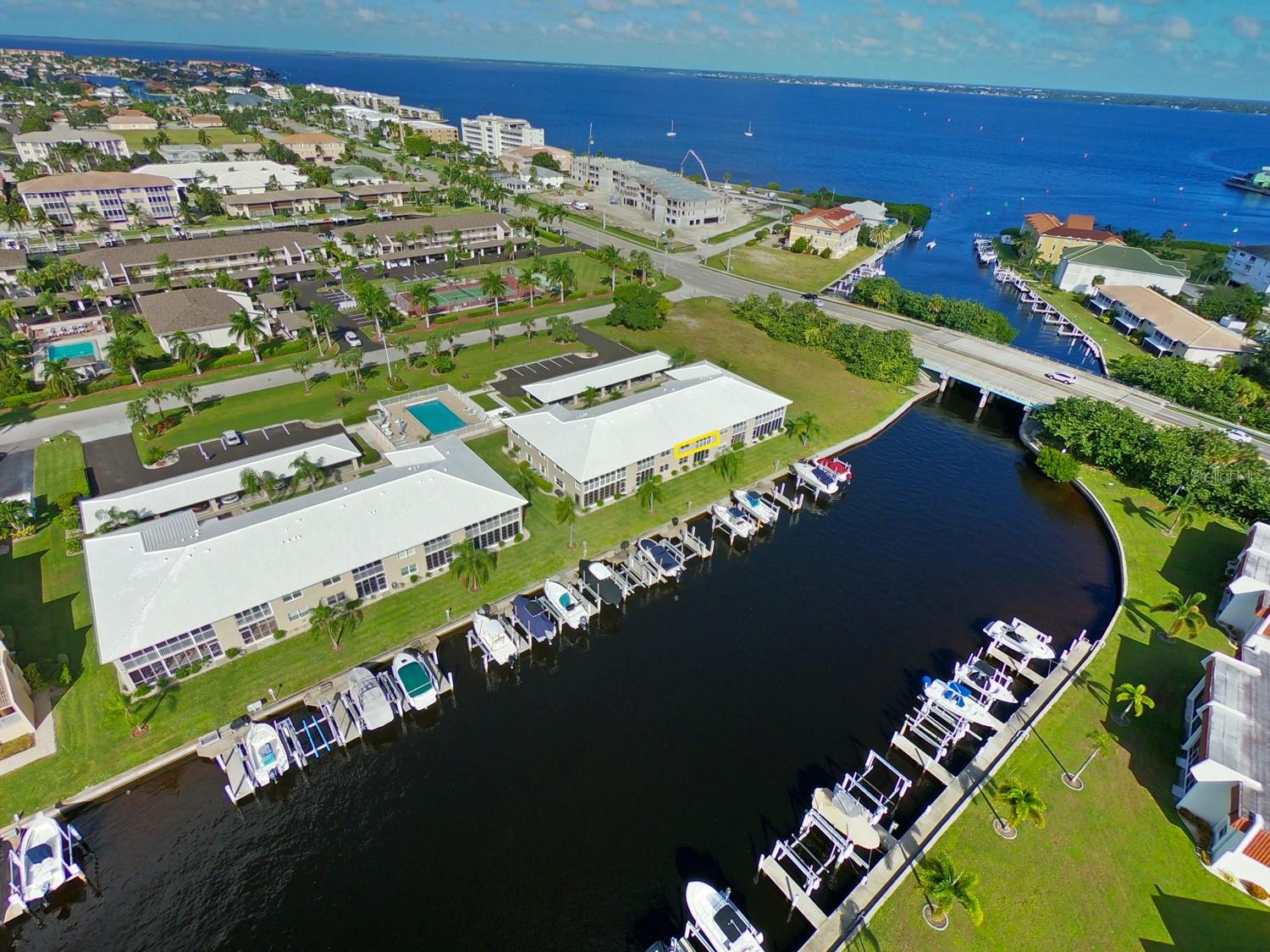 Image 30 of 59 For 220 Coldeway Drive 123