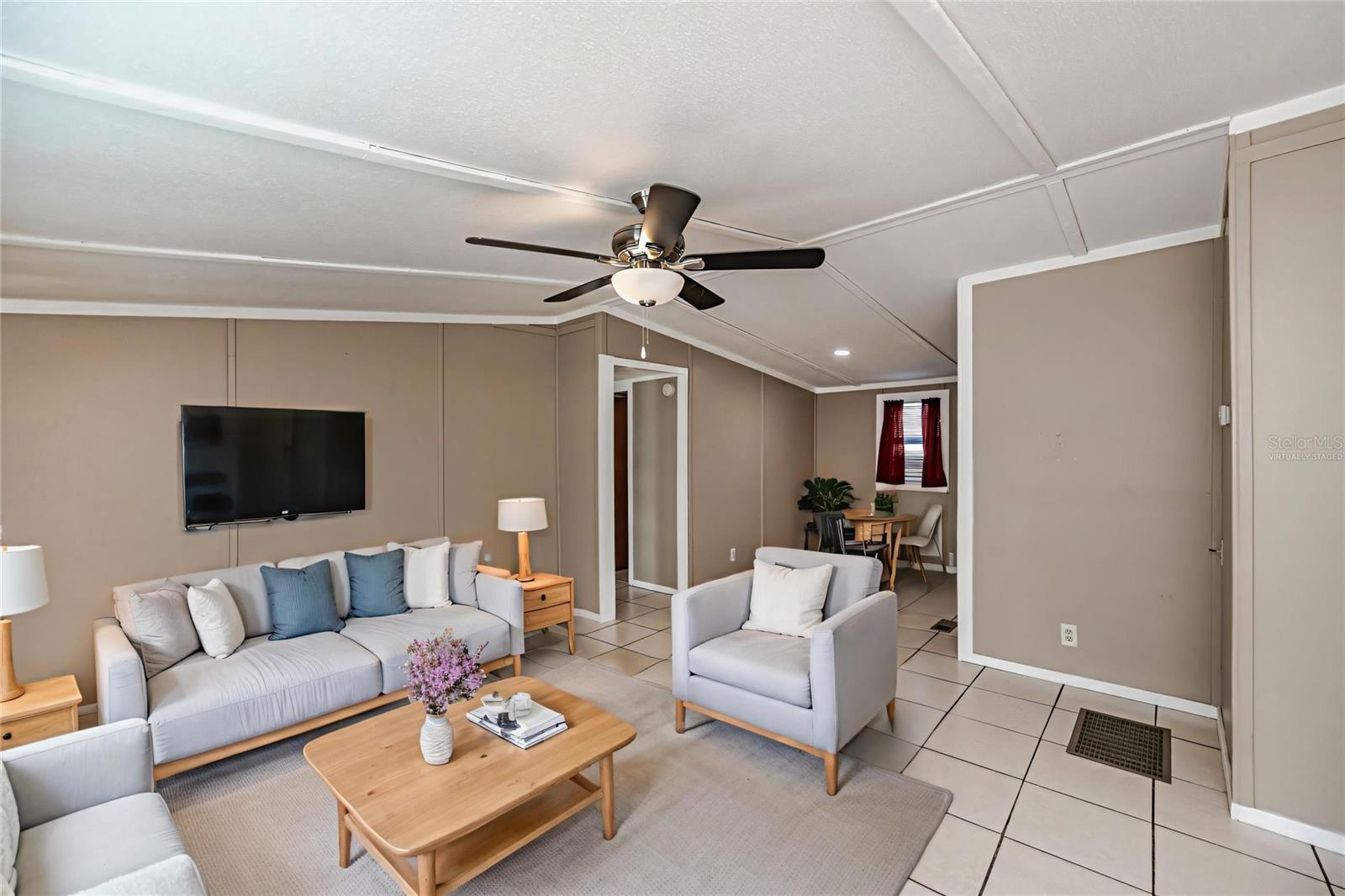 Image 13 of 69 For 15312 Mango Drive