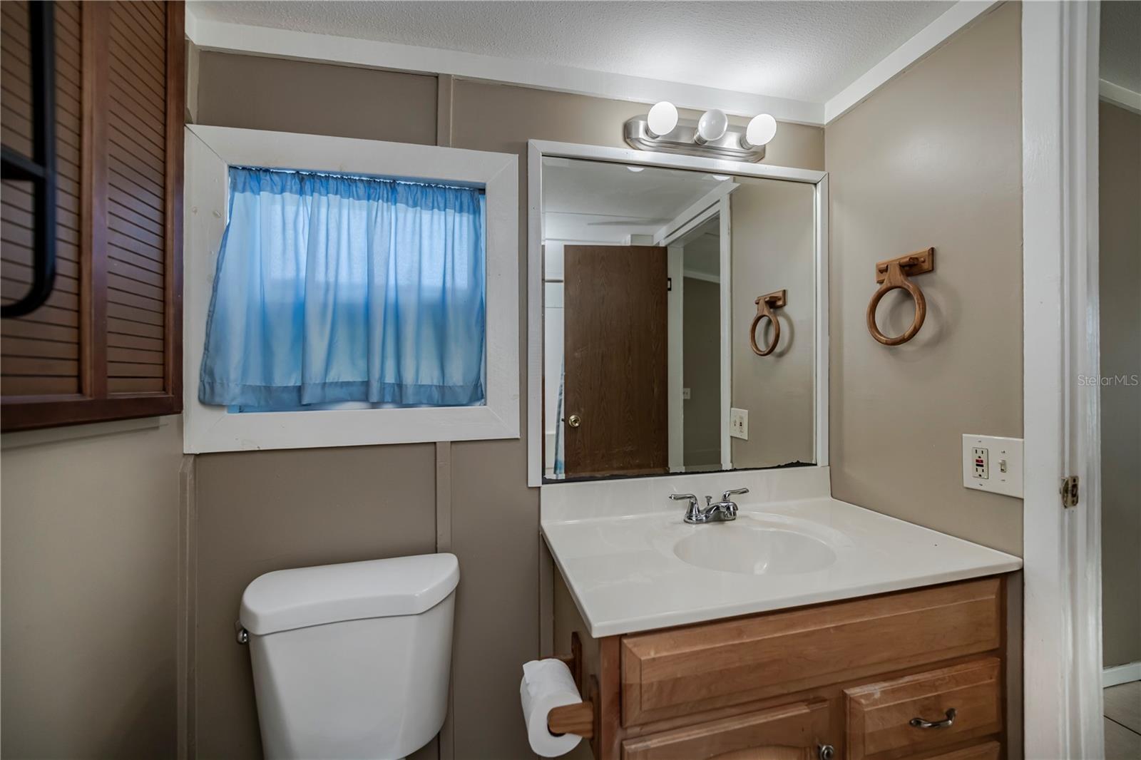 Image 31 of 69 For 15312 Mango Drive