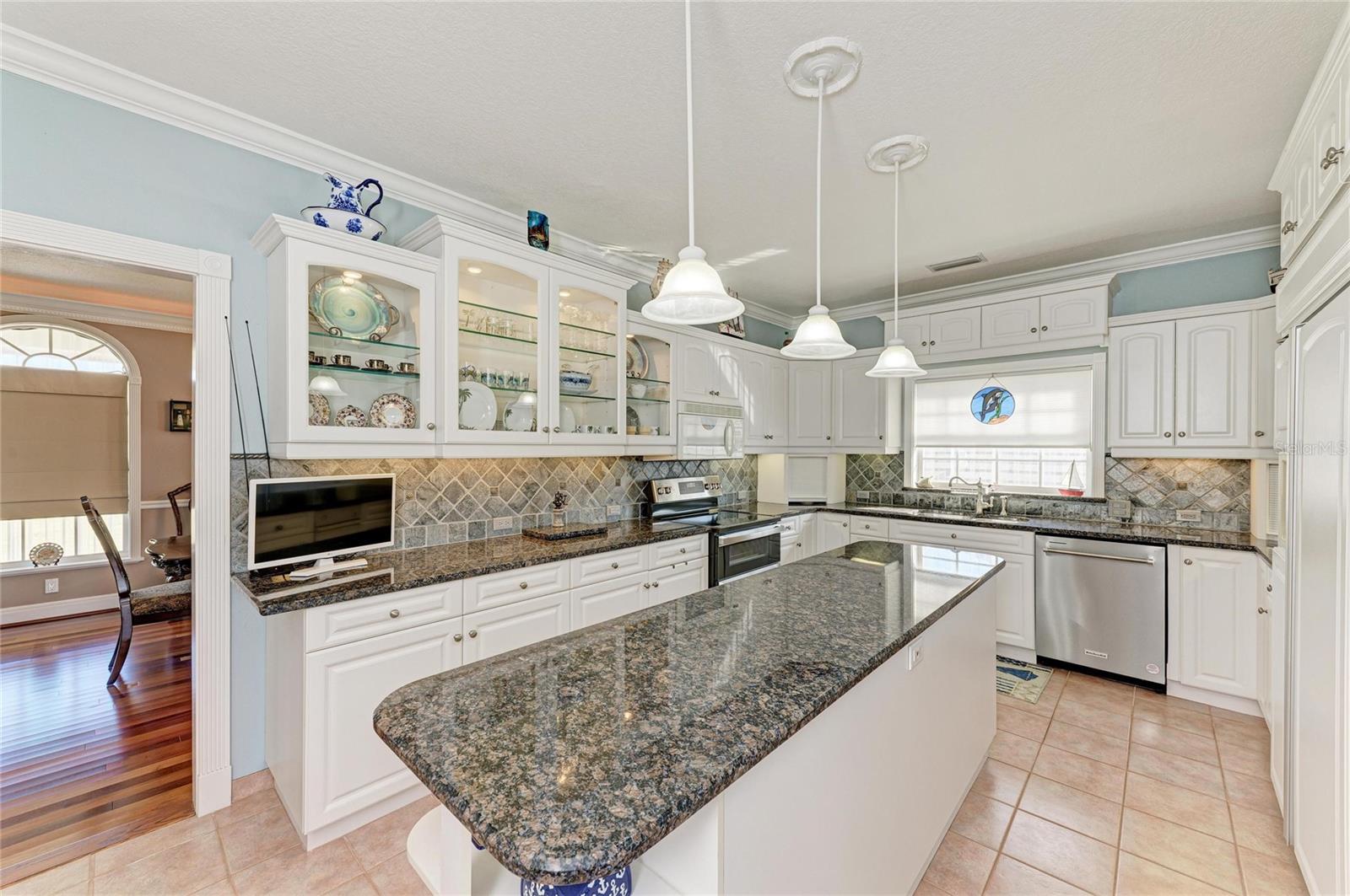 Image 15 of 74 For 2839 Coral Way