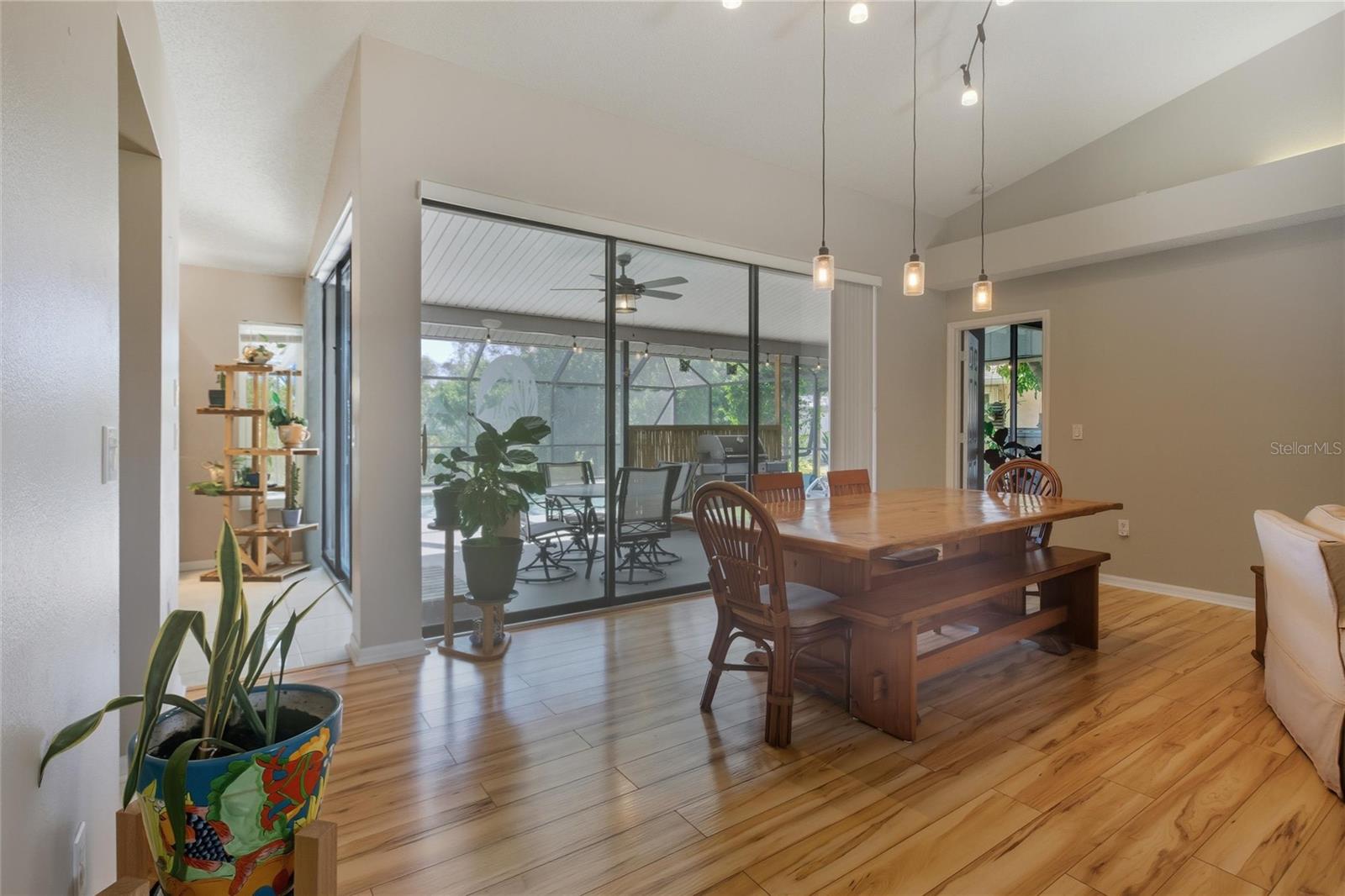 Image 11 of 44 For 7490 Spinnaker Boulevard