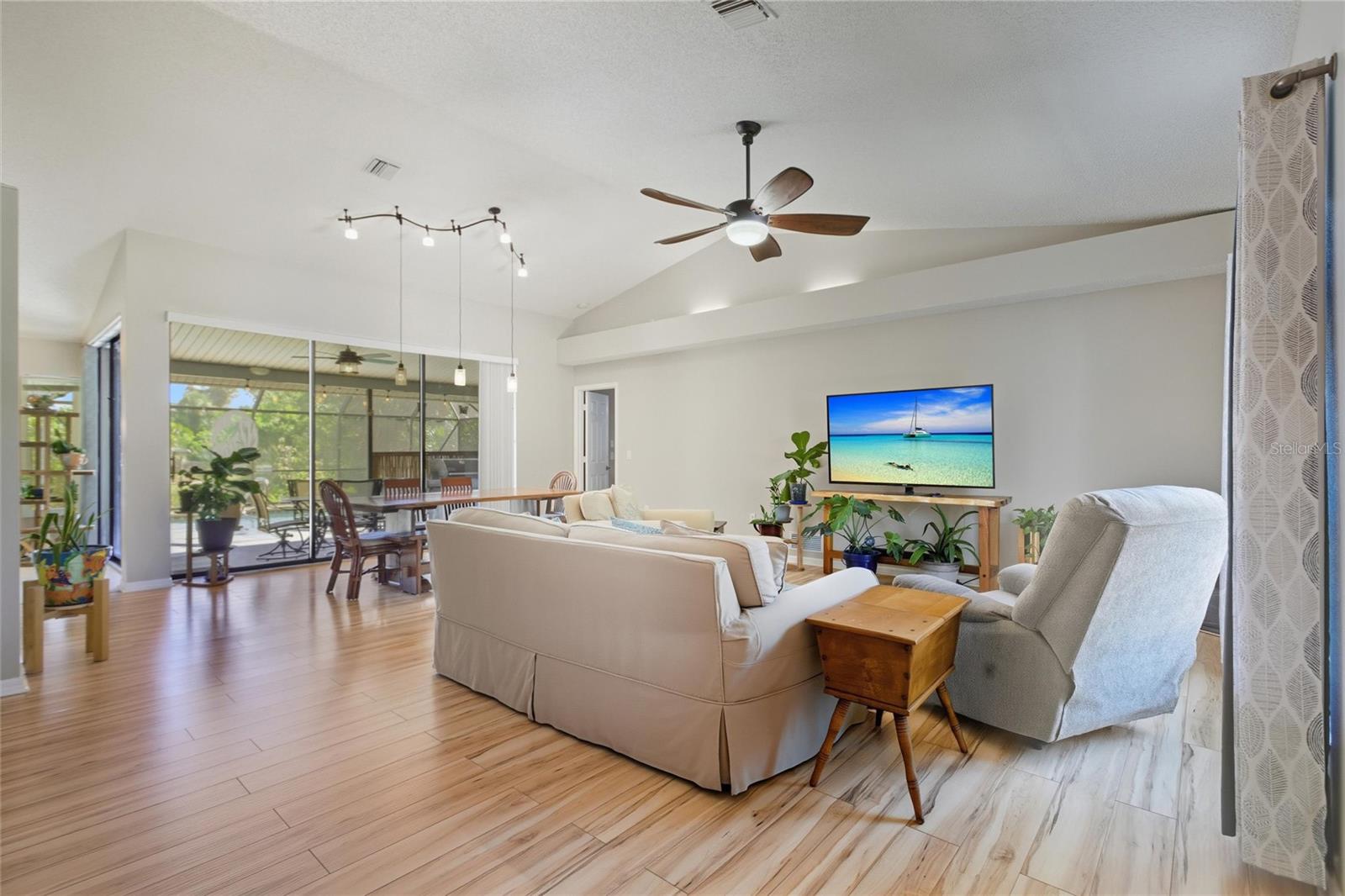 Image 7 of 44 For 7490 Spinnaker Boulevard