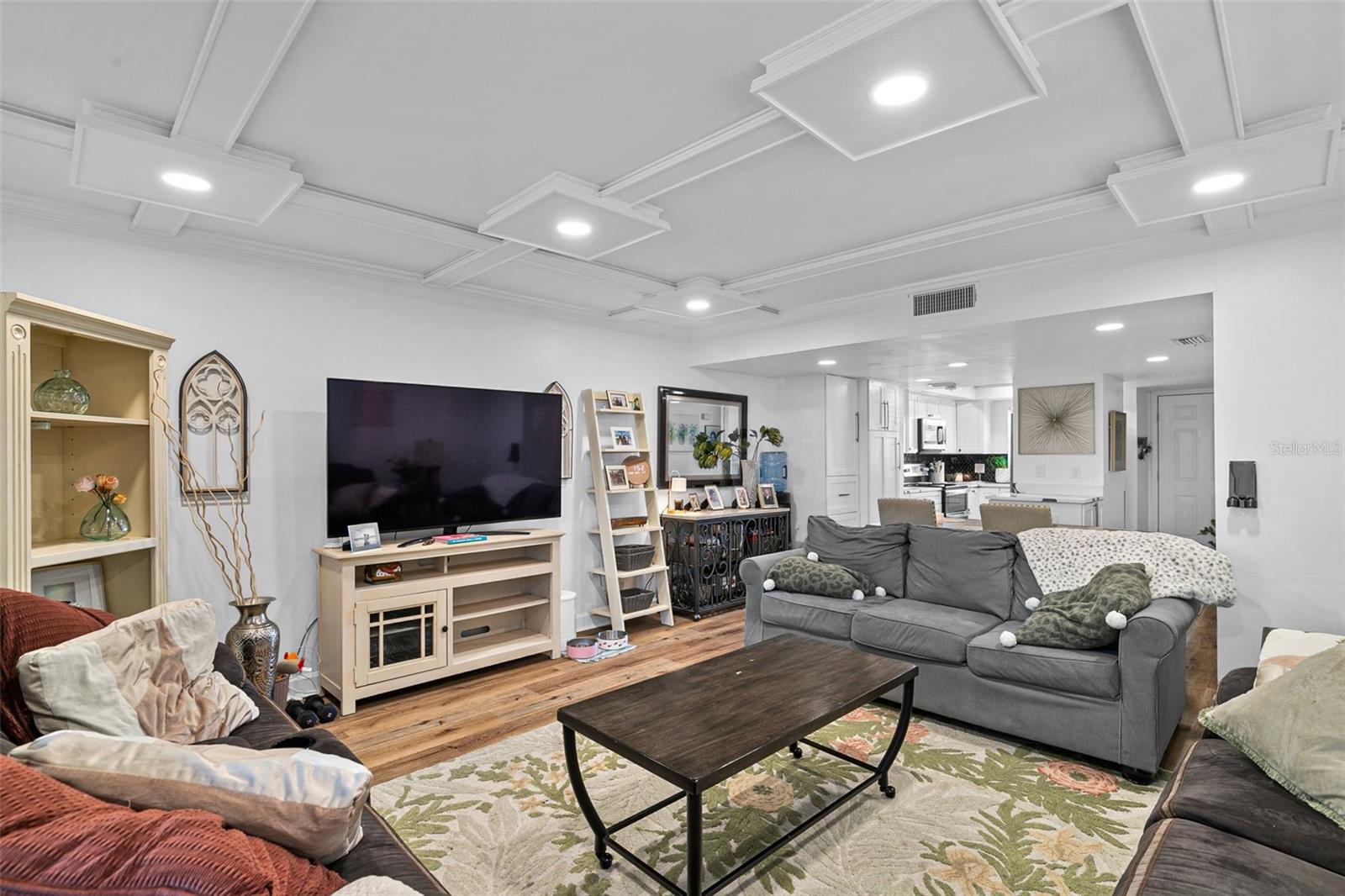 Image 14 of 33 For 7223 Cloister Drive 111