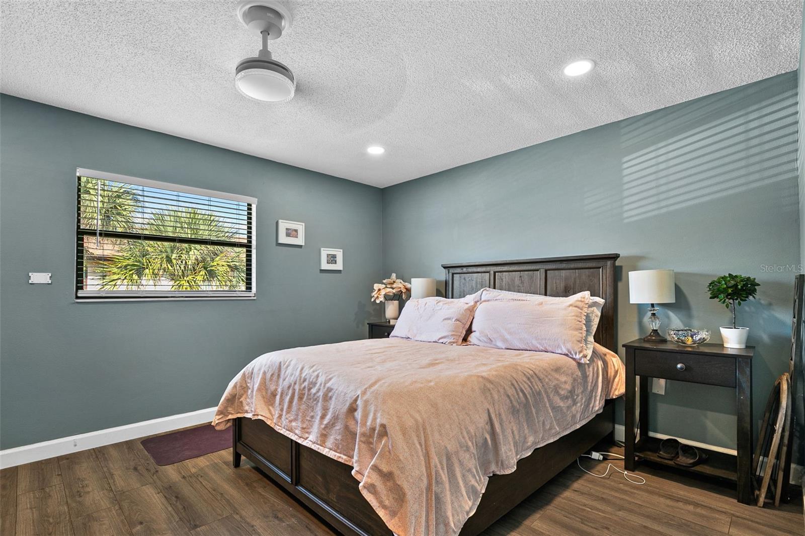 Image 22 of 33 For 7223 Cloister Drive 111