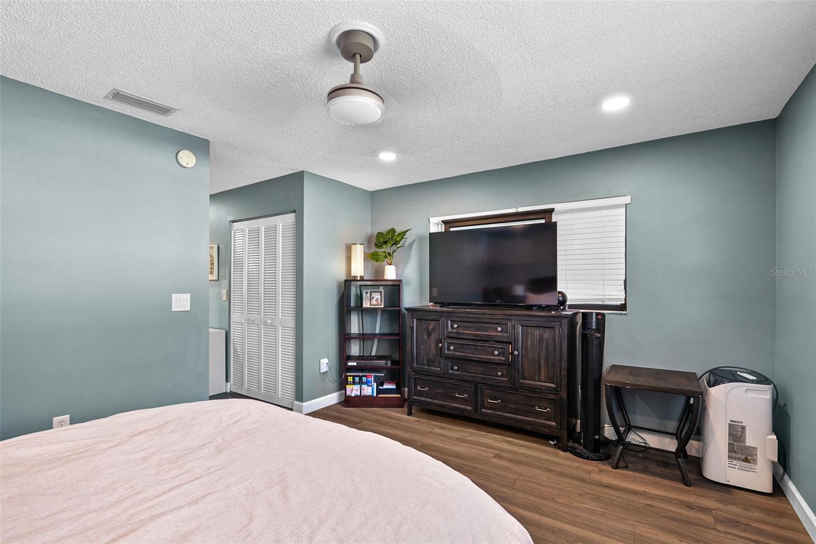 Image 23 of 33 For 7223 Cloister Drive 111