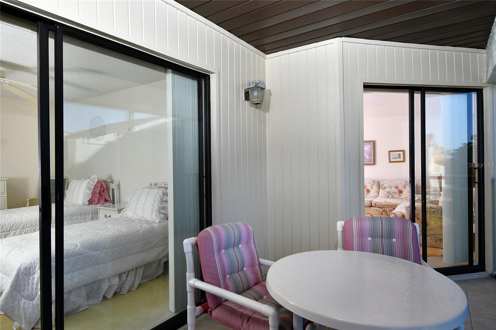 Image 16 of 45 For 2001 Little Pine Circle 11b