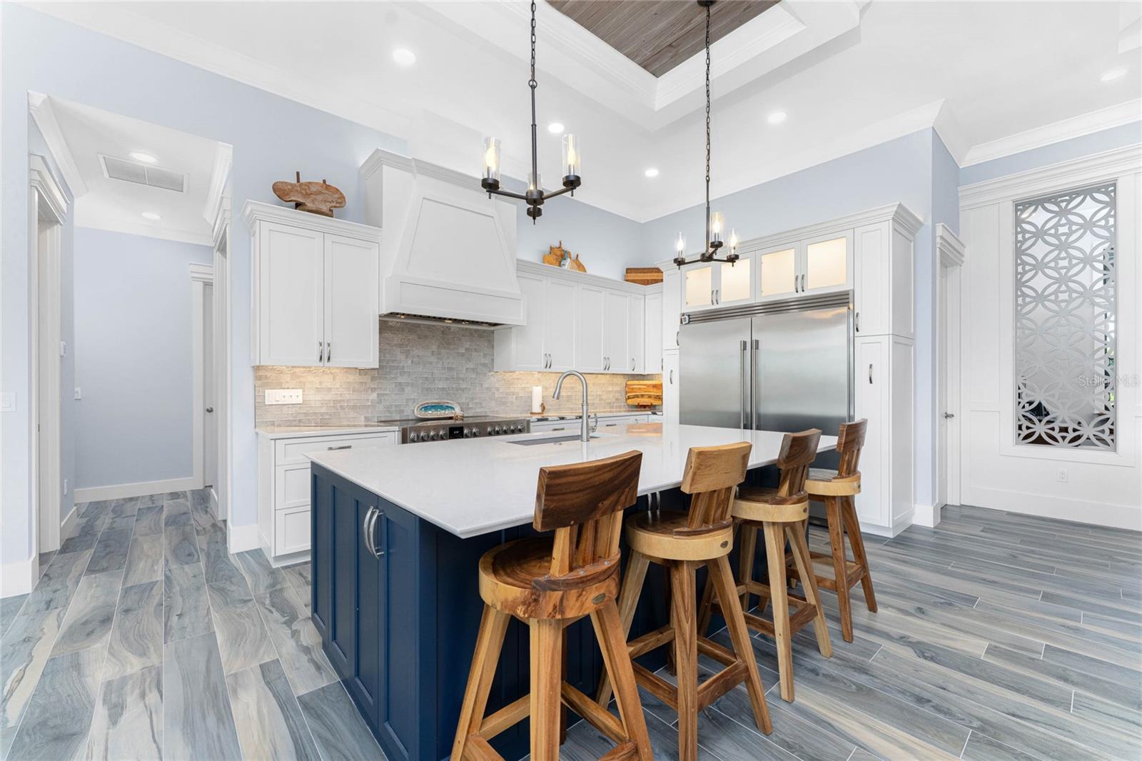 Listing photo id 11 for 16668 Liggett Circle