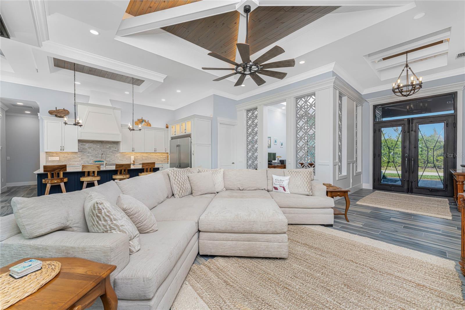 Listing photo id 17 for 16668 Liggett Circle