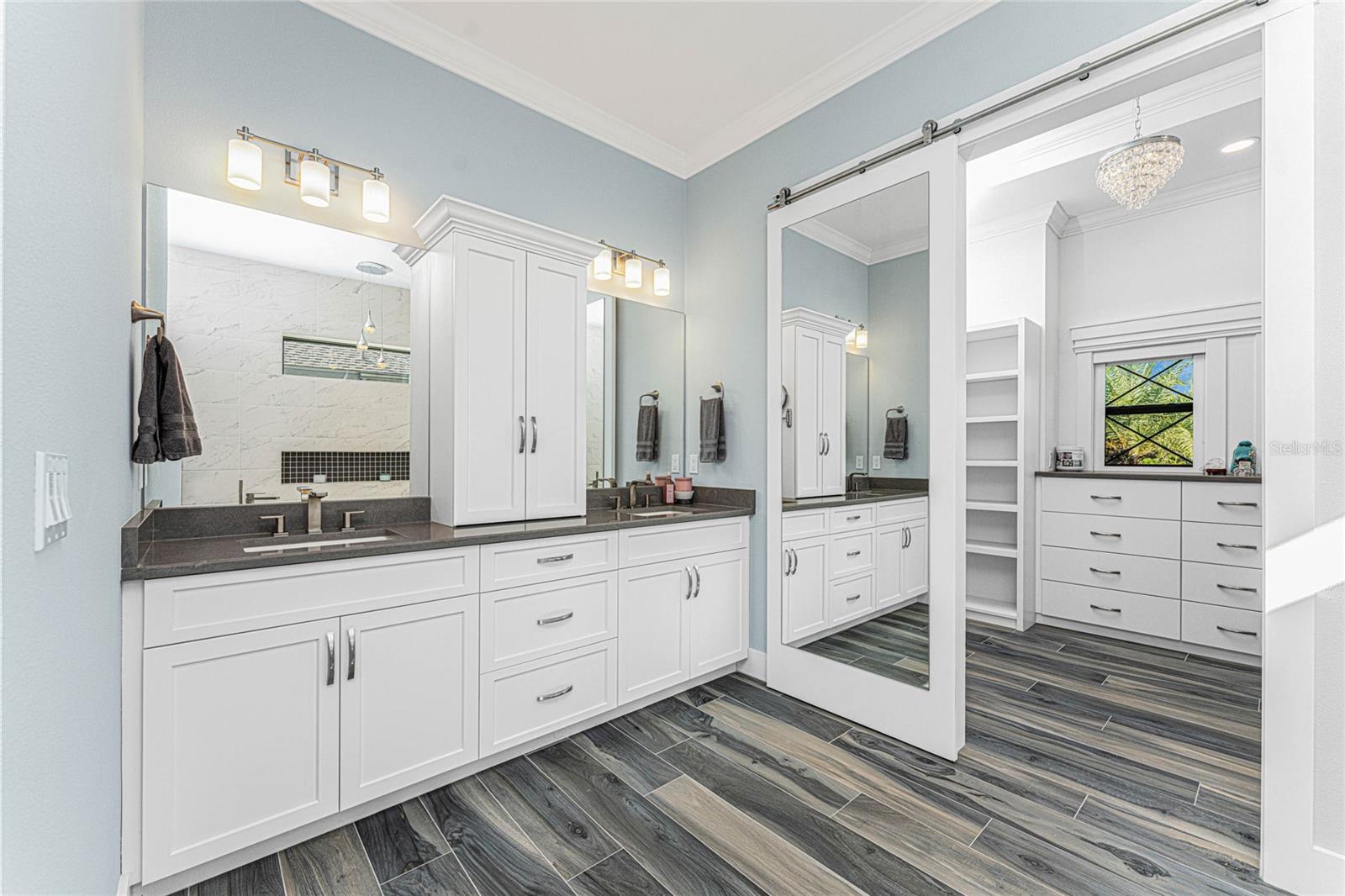 Listing photo id 24 for 16668 Liggett Circle