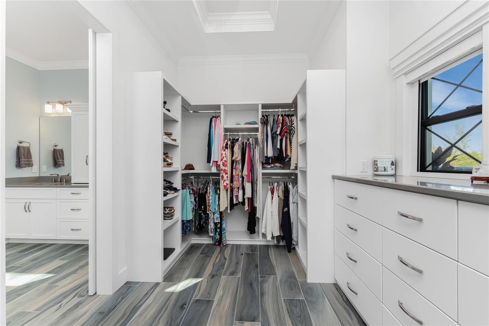 Listing photo id 25 for 16668 Liggett Circle