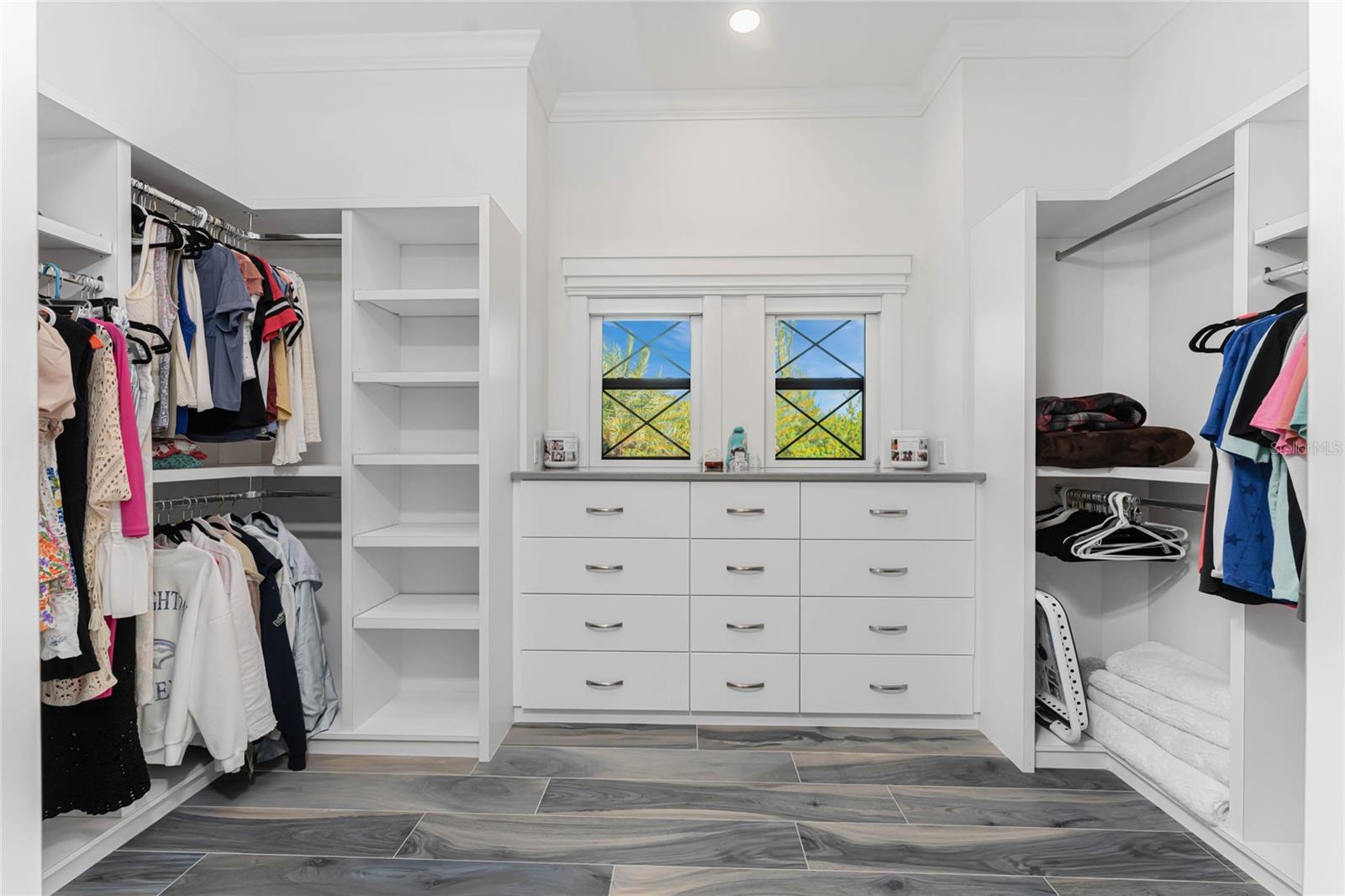 Listing photo id 26 for 16668 Liggett Circle