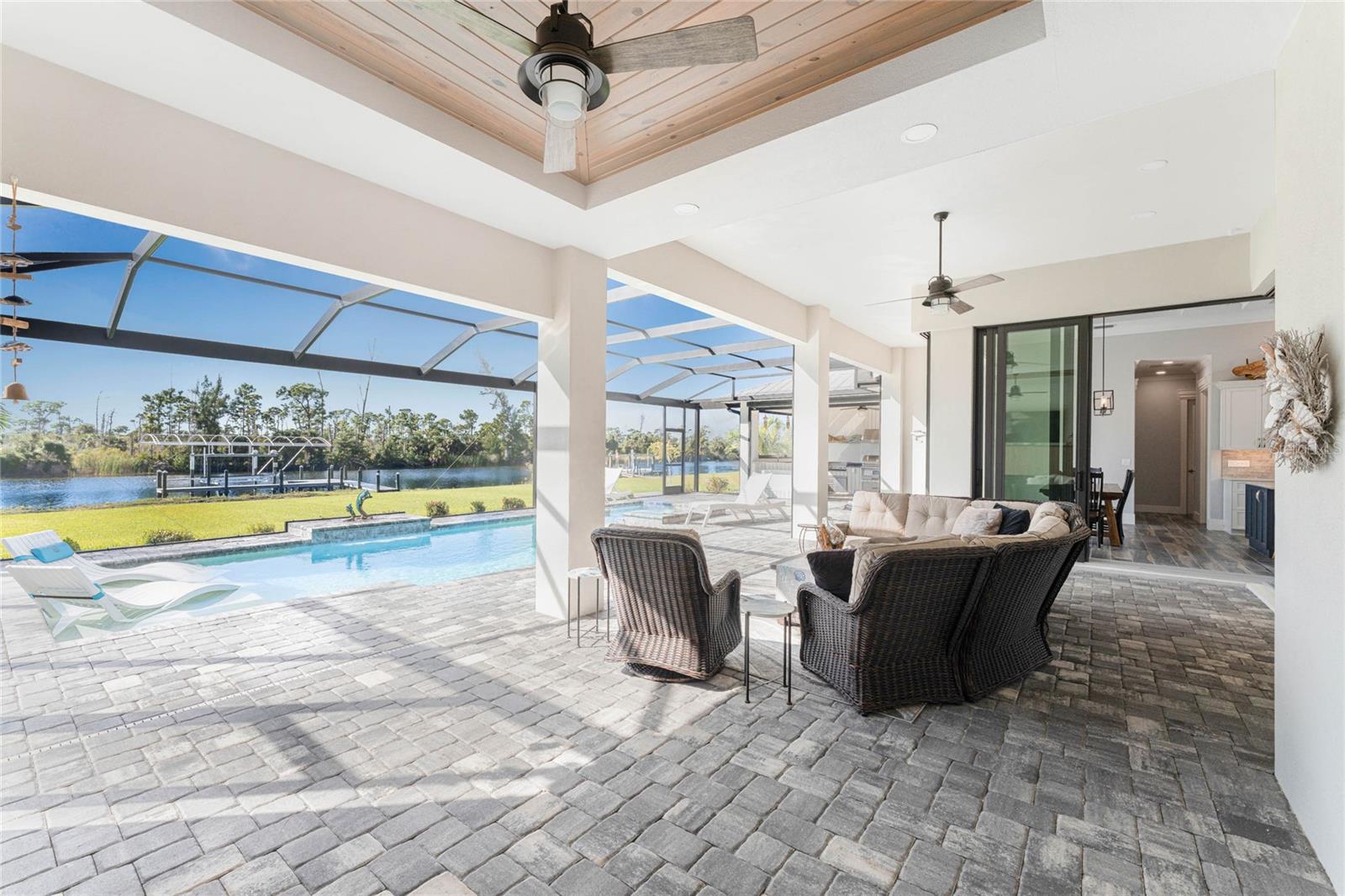 Listing photo id 32 for 16668 Liggett Circle