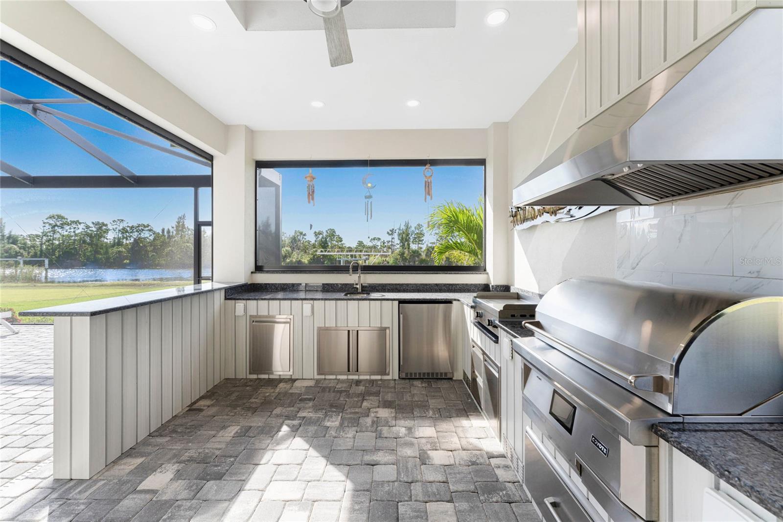 Listing photo id 36 for 16668 Liggett Circle