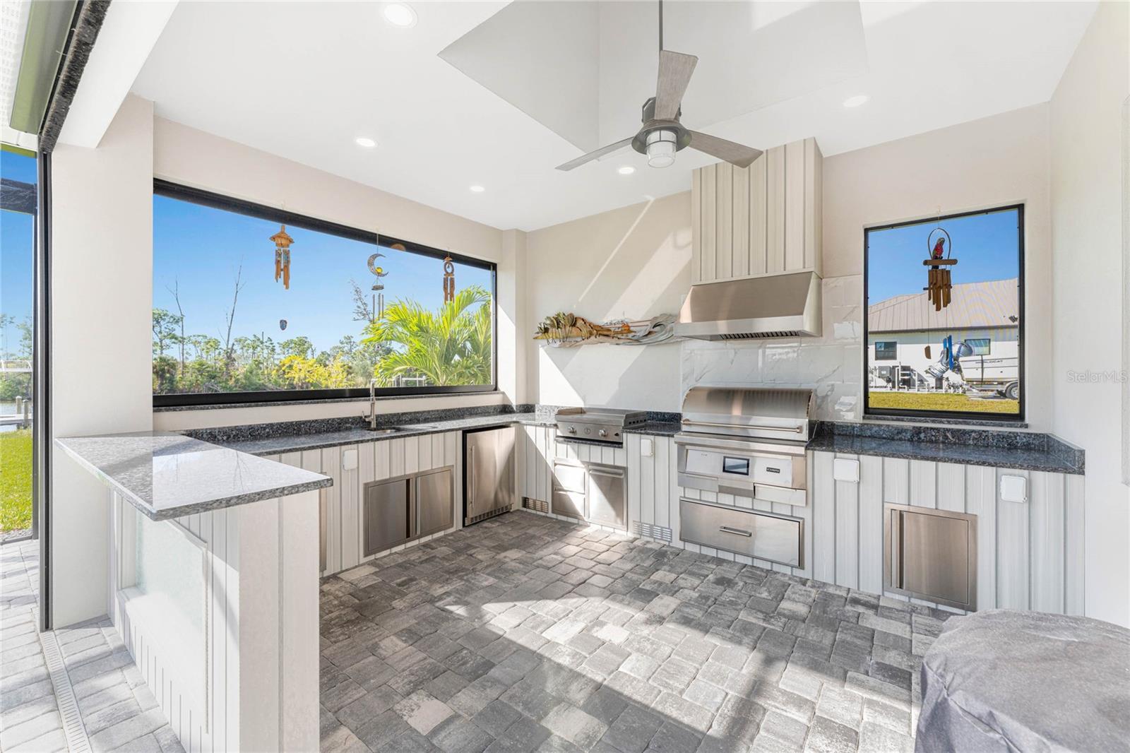 Listing photo id 39 for 16668 Liggett Circle