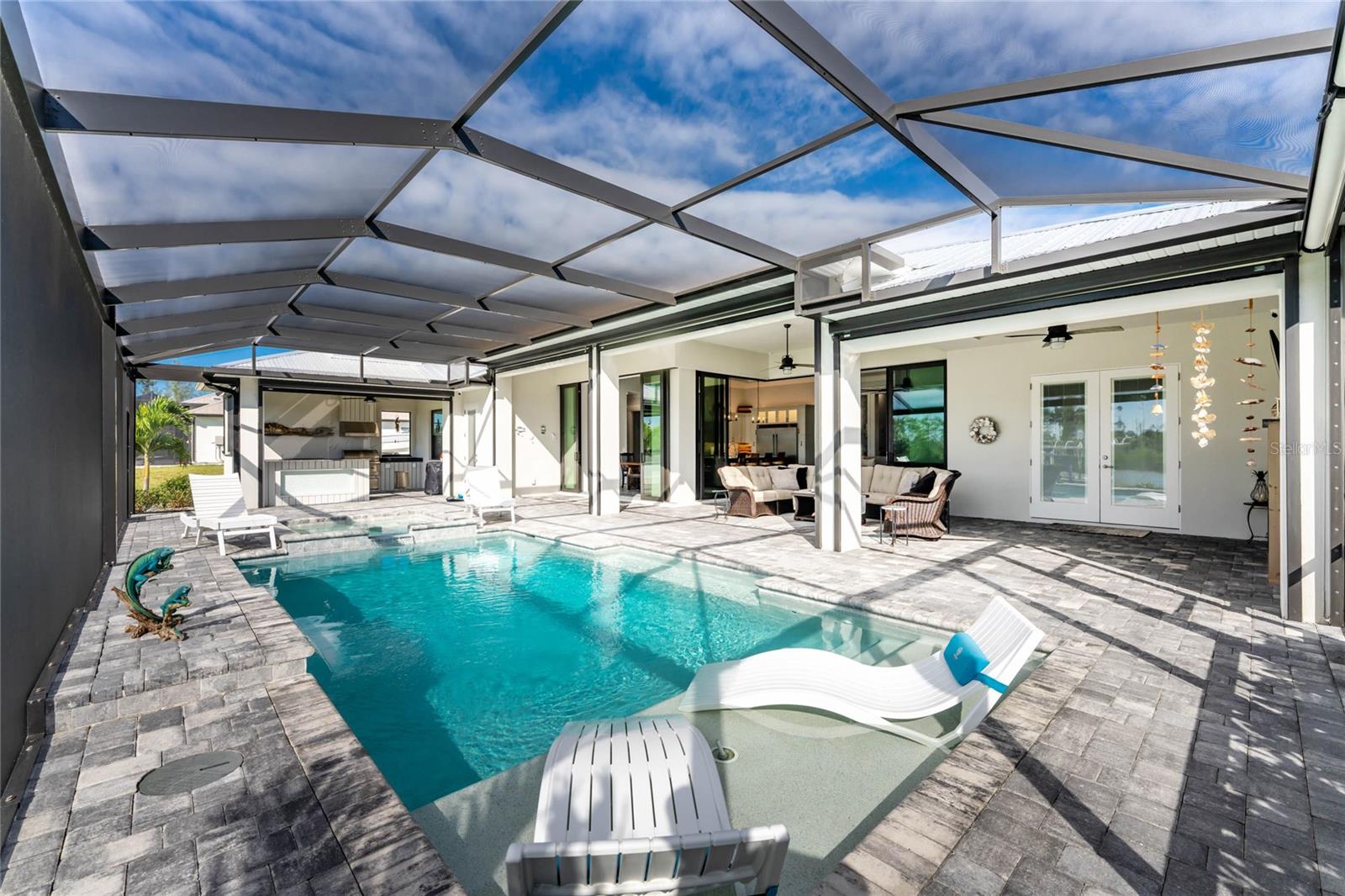 Listing photo id 42 for 16668 Liggett Circle