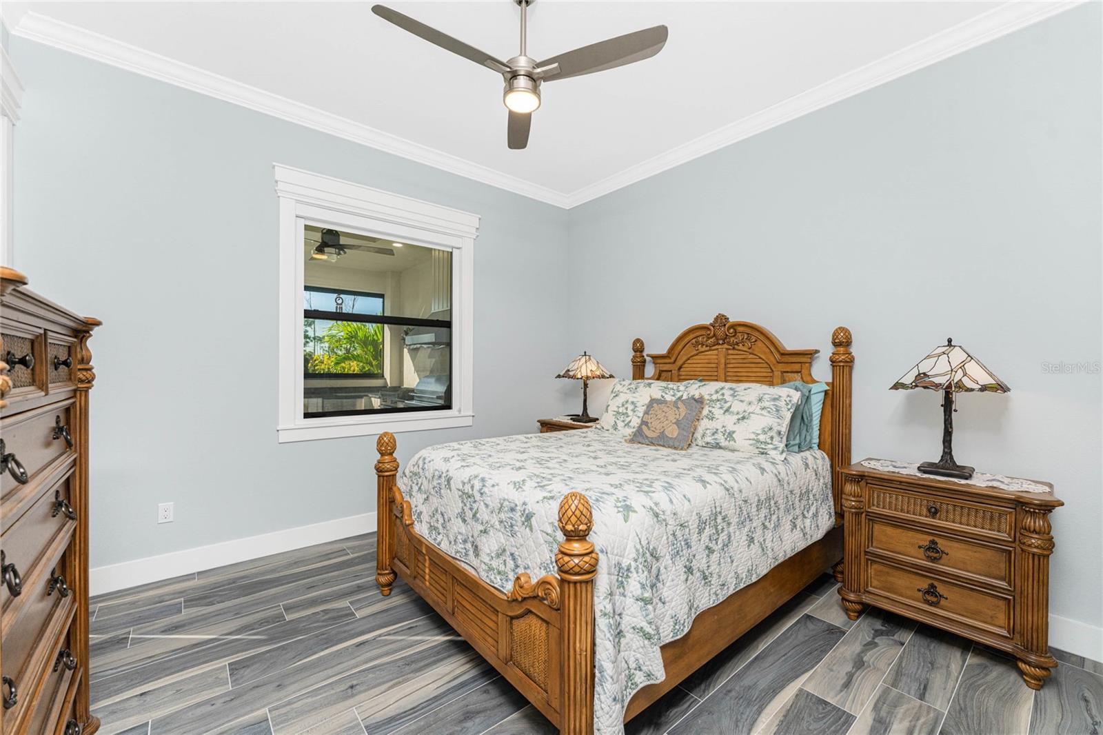 Listing photo id 49 for 16668 Liggett Circle