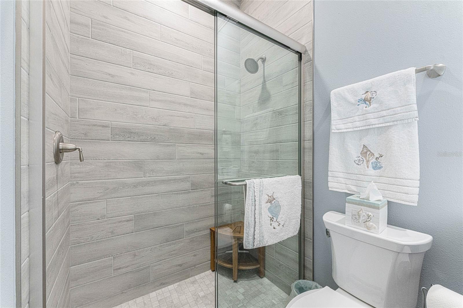 Listing photo id 52 for 16668 Liggett Circle