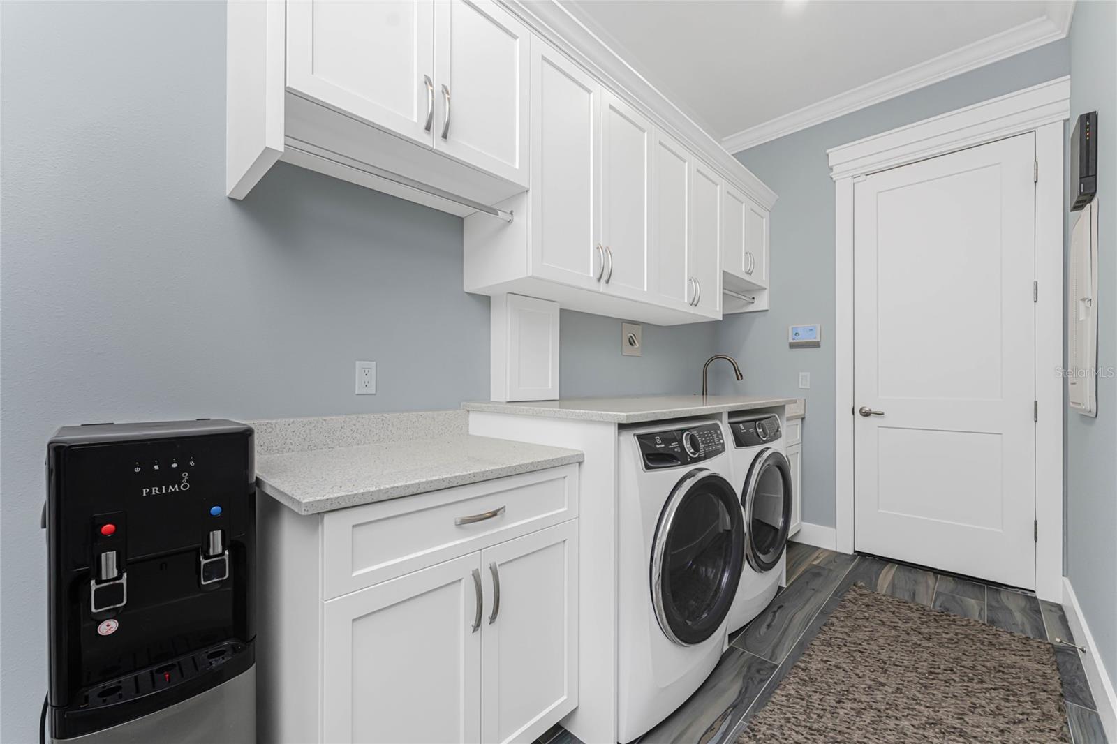 Listing photo id 59 for 16668 Liggett Circle