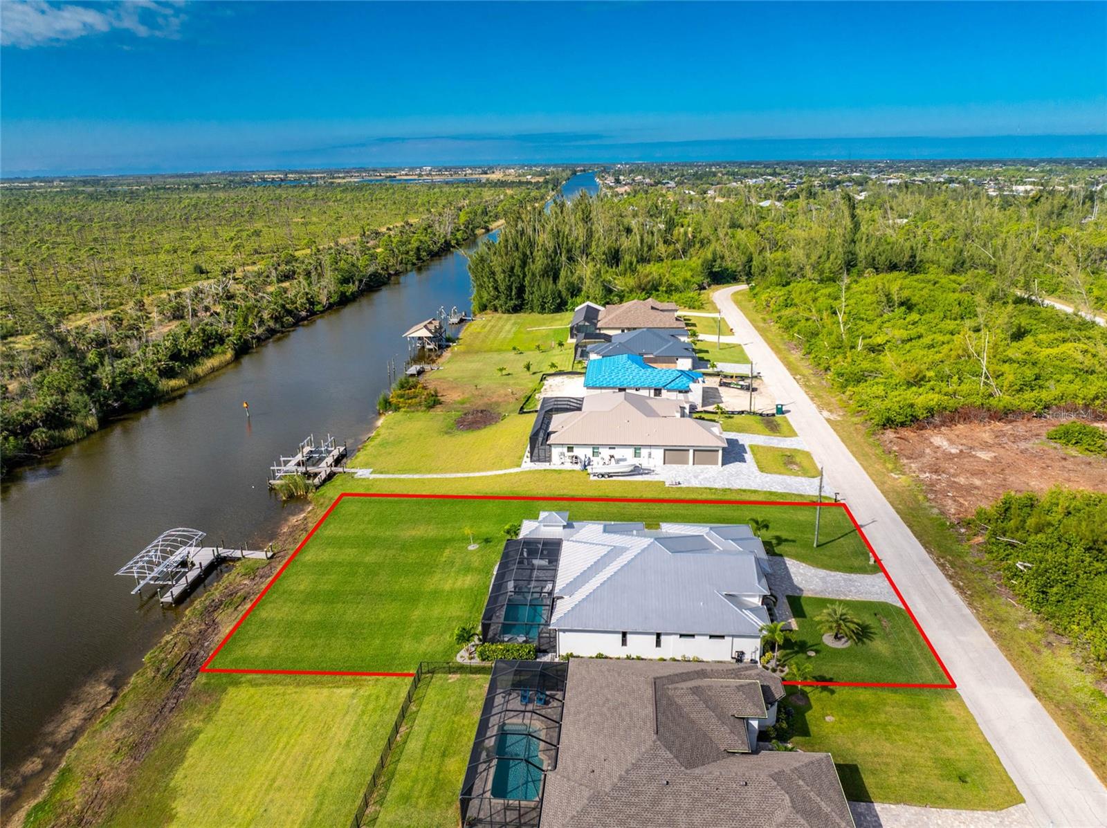 Listing photo id 71 for 16668 Liggett Circle