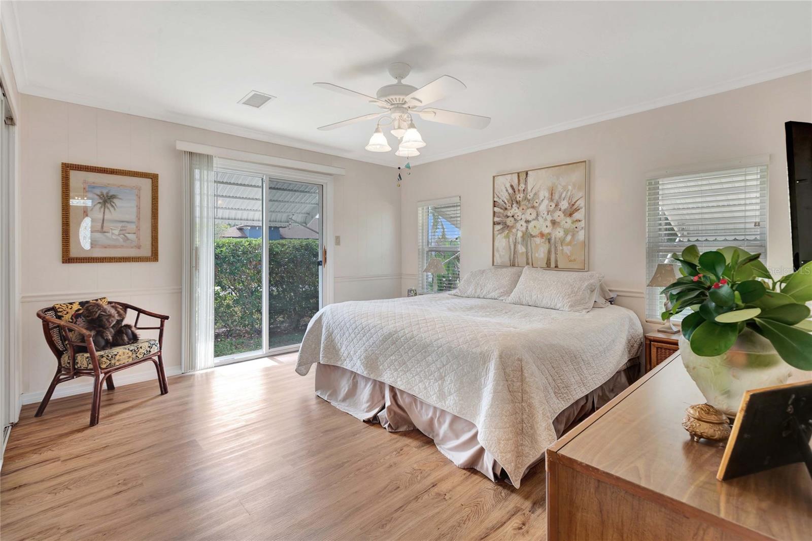 Image 10 of 67 For 2100 Kings Highway 1008