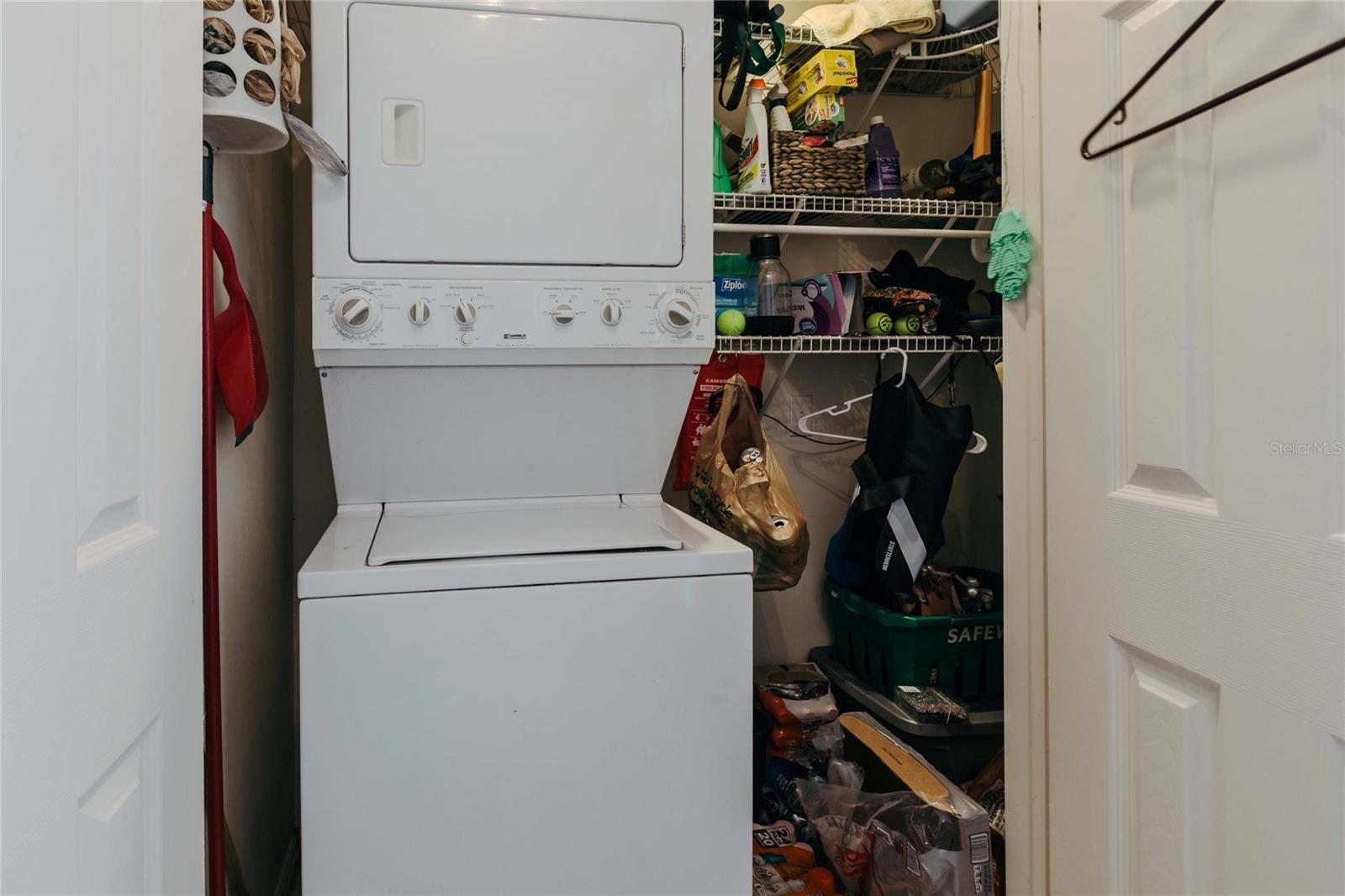 Image 13 of 67 For 2100 Kings Highway 1008