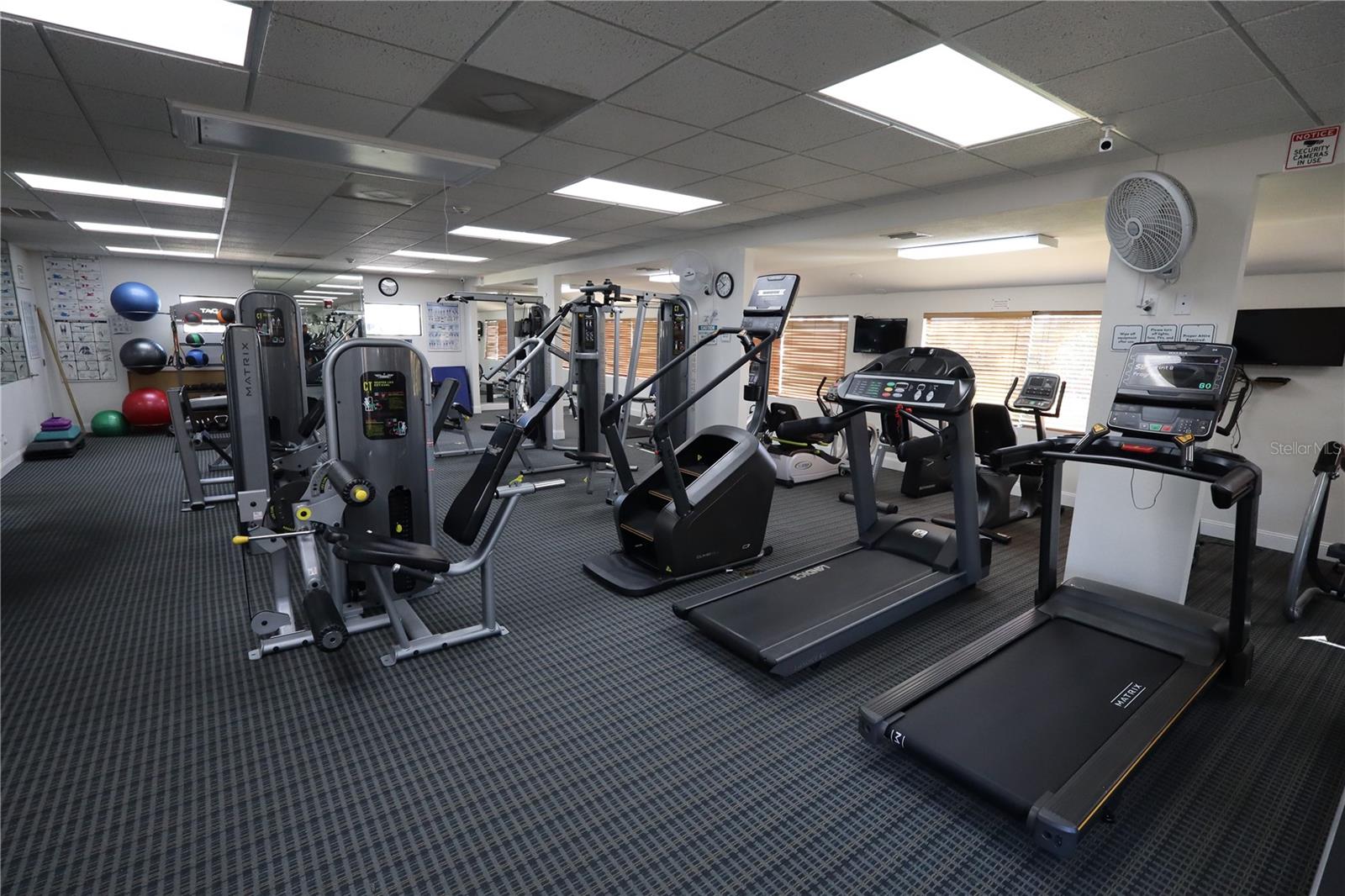 Image 35 of 67 For 2100 Kings Highway 1008