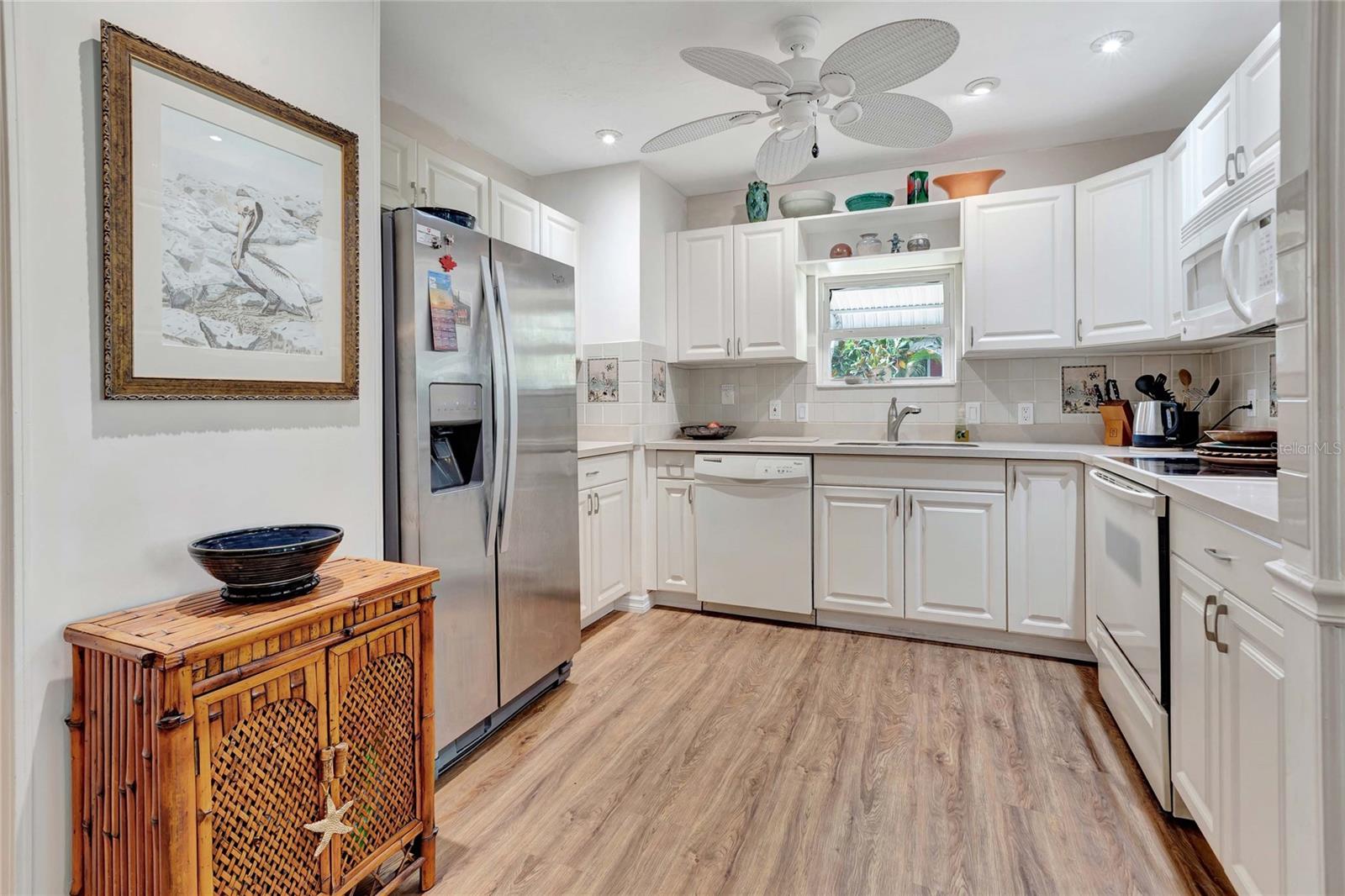 Image 6 of 67 For 2100 Kings Highway 1008