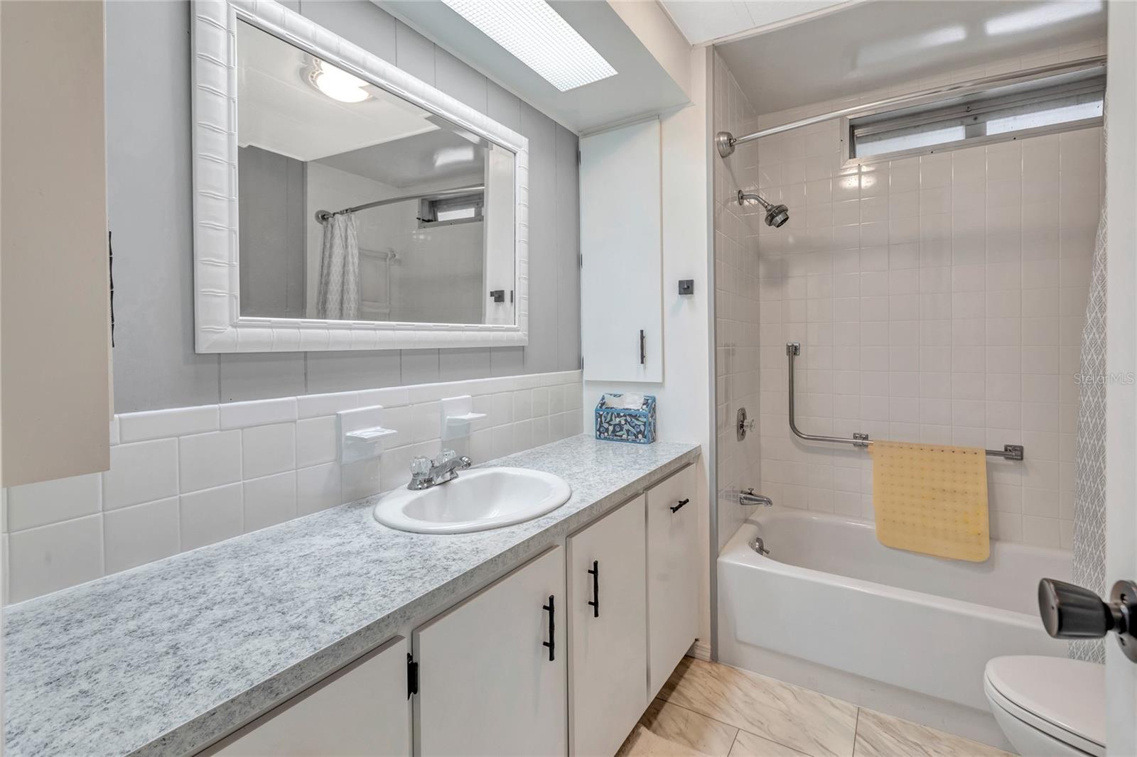 Image 14 of 61 For 2100 Kings Highway 127