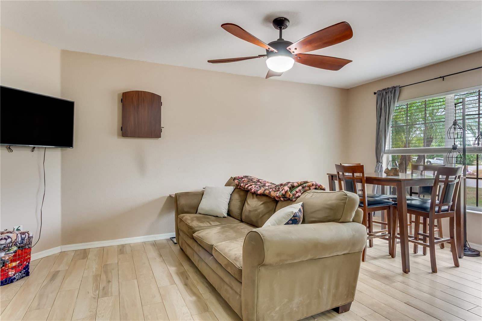 Image 12 of 42 For 5122 Balmor Terrace