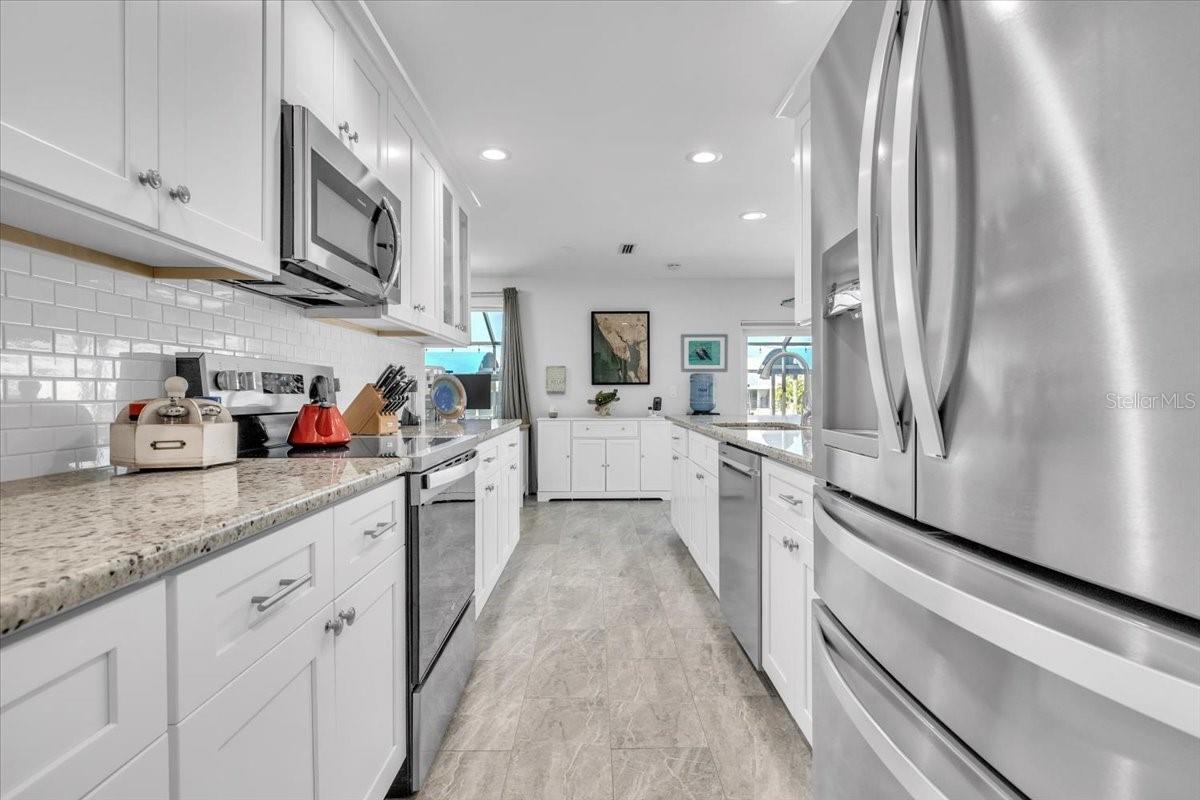 Listing photo id 10 for 24260 Henry Morgan Boulevard