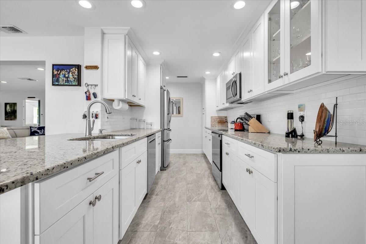 Listing photo id 12 for 24260 Henry Morgan Boulevard