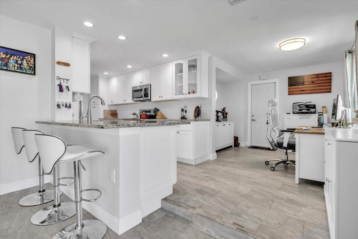 Listing photo id 13 for 24260 Henry Morgan Boulevard