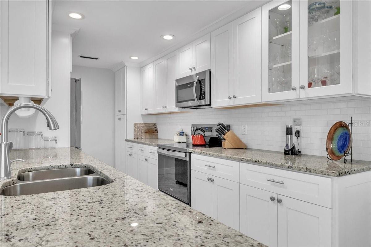 Listing photo id 14 for 24260 Henry Morgan Boulevard