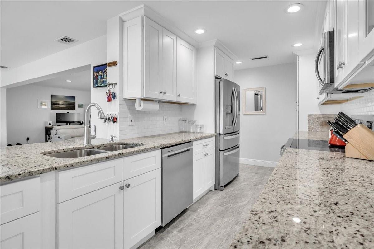 Listing photo id 15 for 24260 Henry Morgan Boulevard