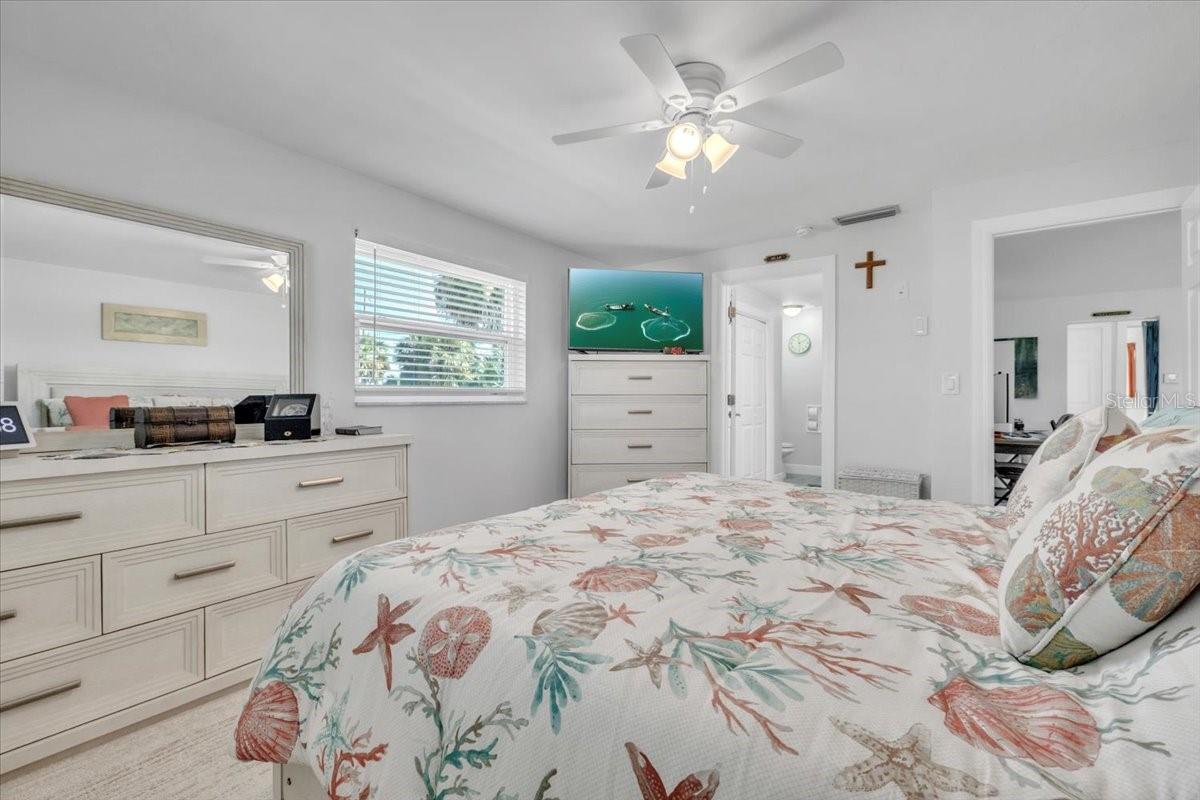 Listing photo id 23 for 24260 Henry Morgan Boulevard