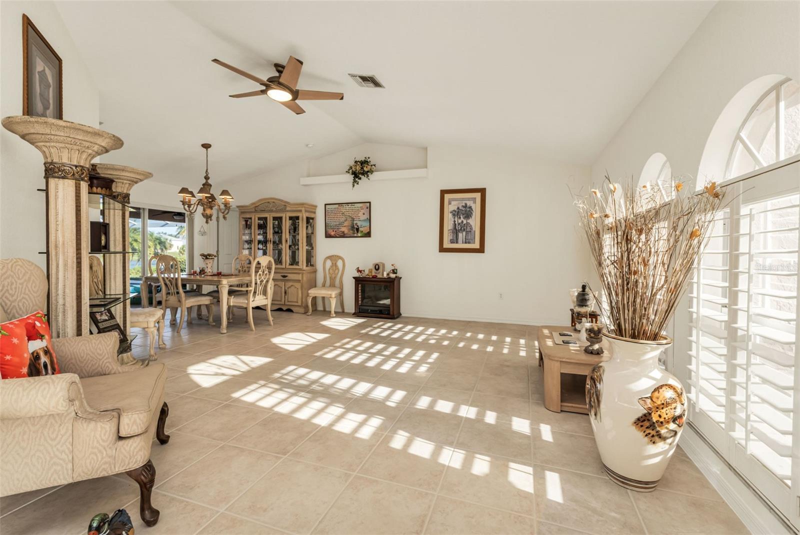 Image 11 of 85 For 259 Viceroy Terrace