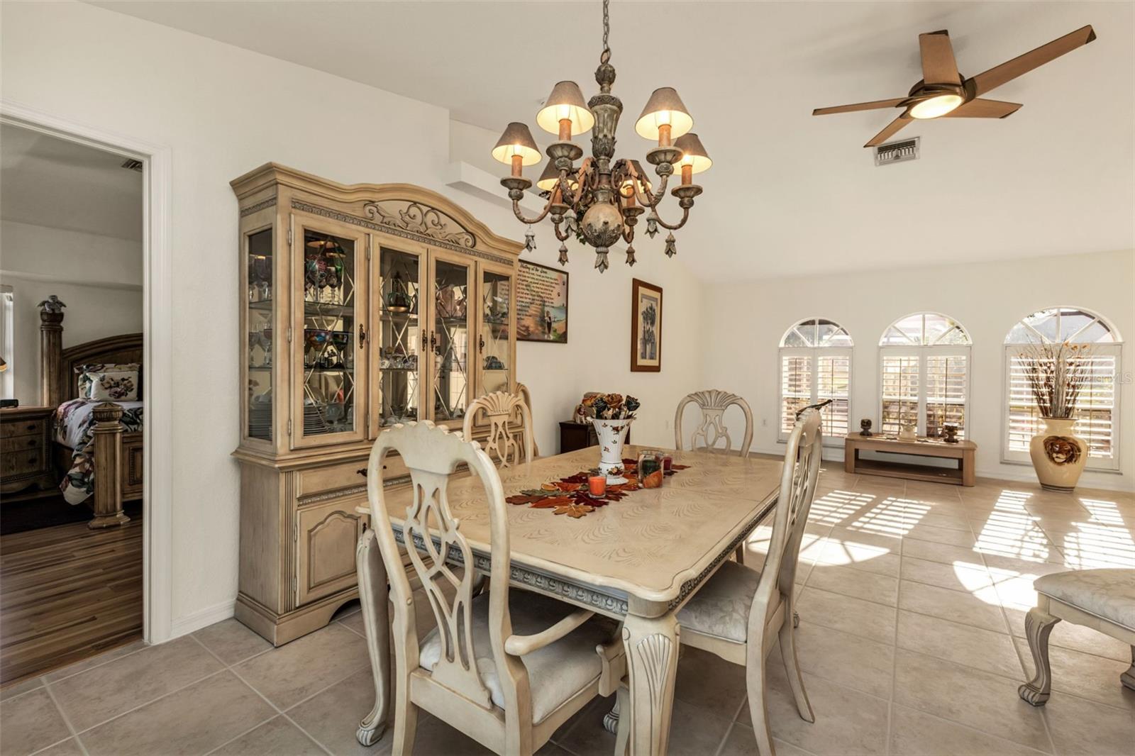 Image 17 of 85 For 259 Viceroy Terrace