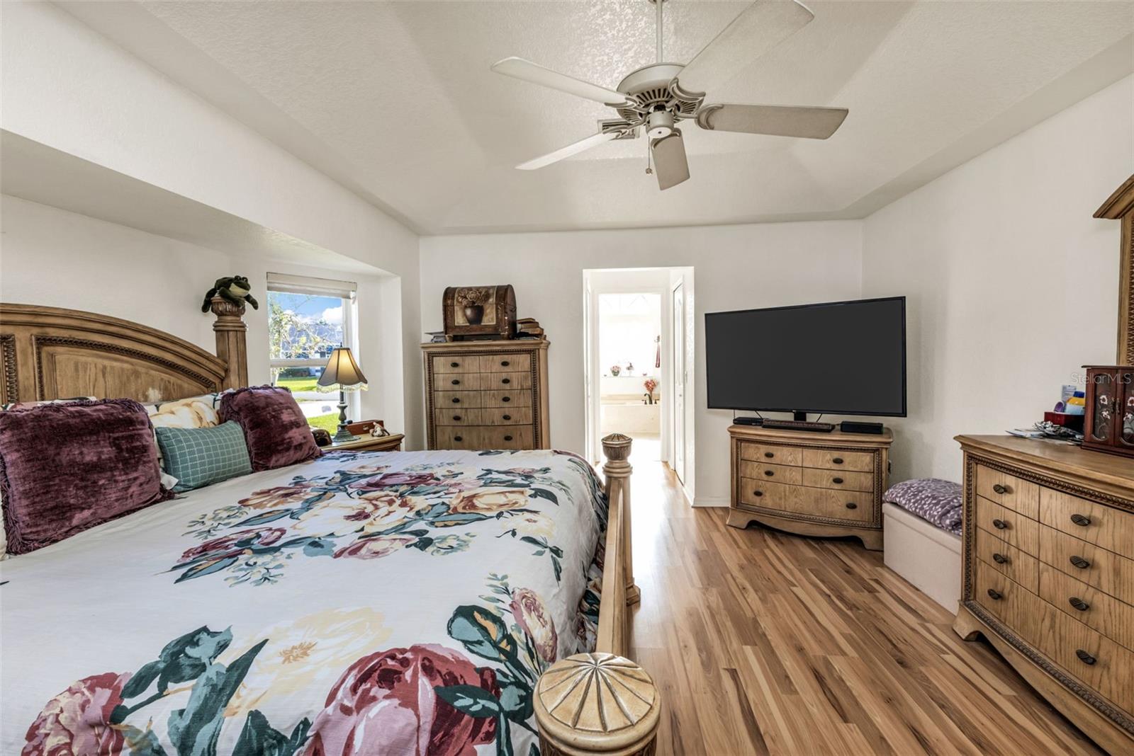 Image 19 of 85 For 259 Viceroy Terrace