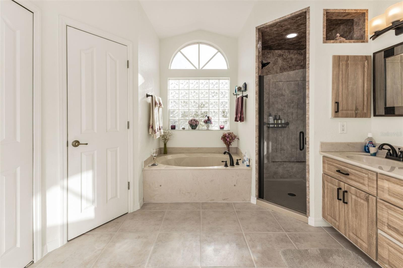 Image 21 of 85 For 259 Viceroy Terrace