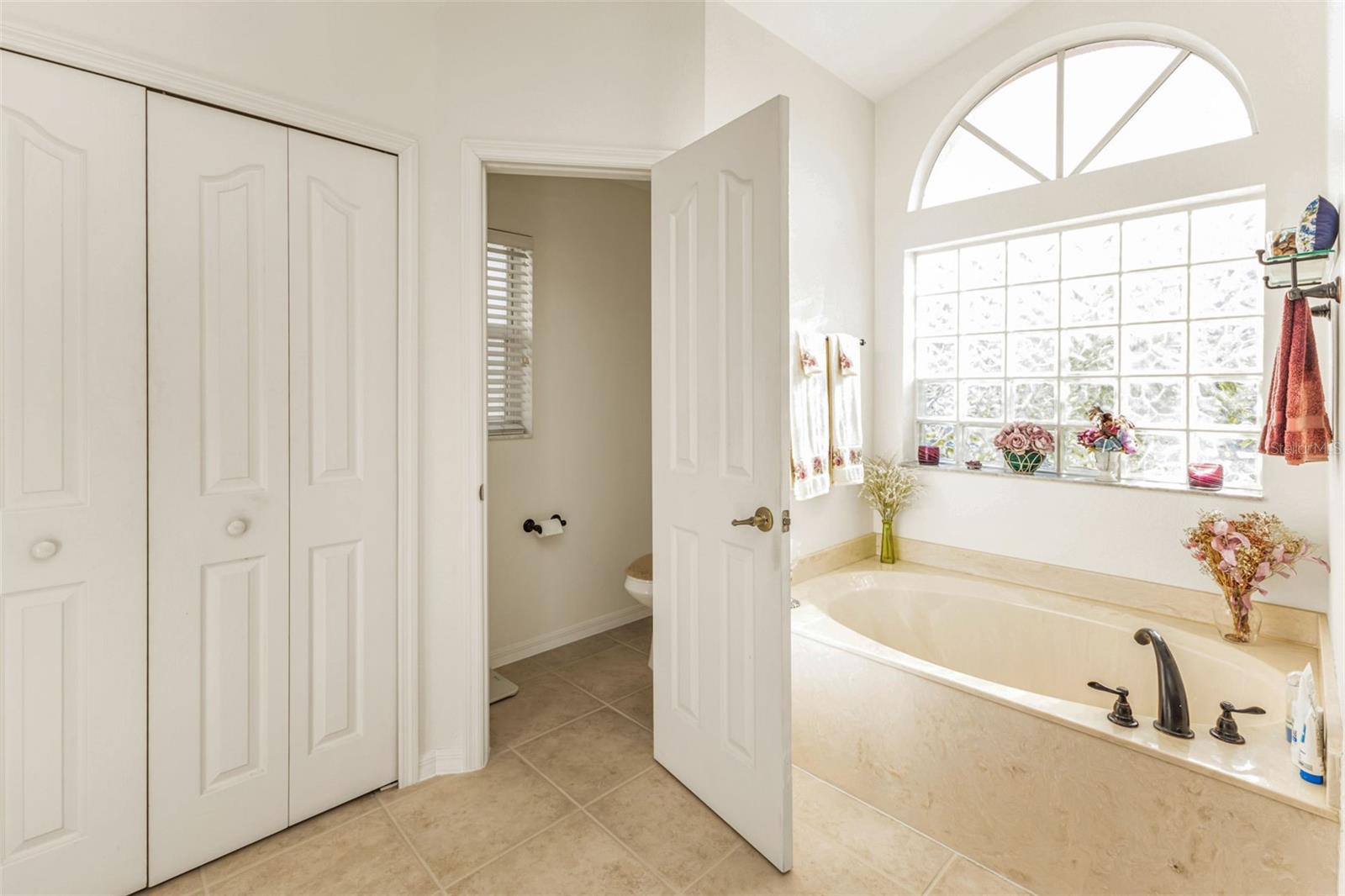 Image 24 of 85 For 259 Viceroy Terrace