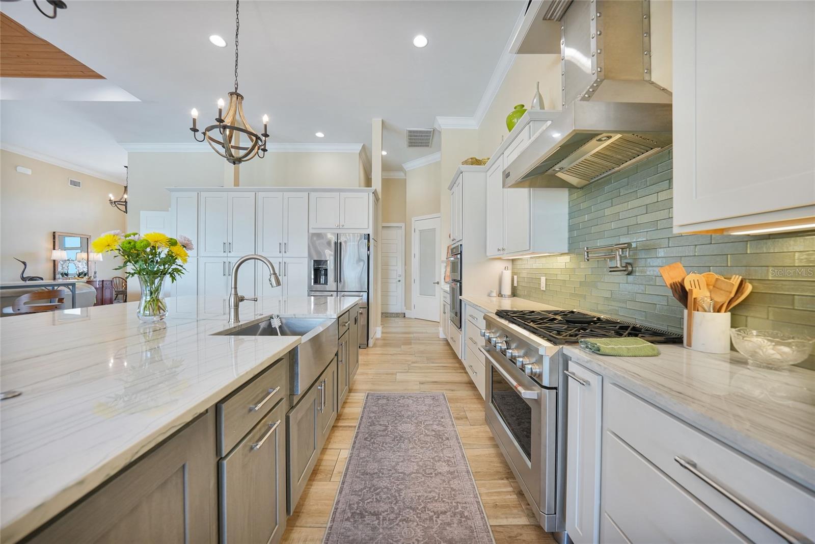 Image 11 of 47 For 3690 Como Street