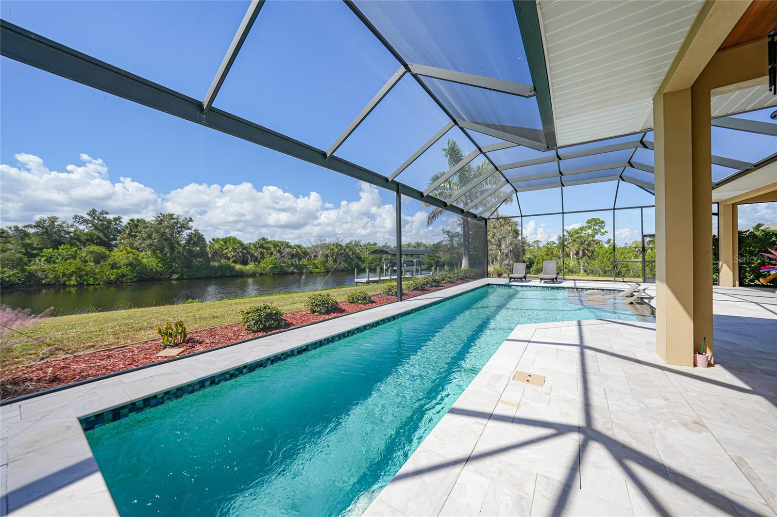 Image 20 of 47 For 3690 Como Street