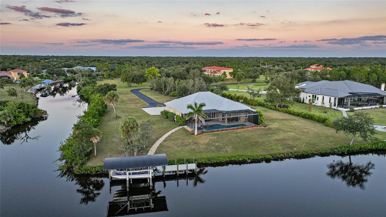 Image 3 of 47 For 3690 Como Street