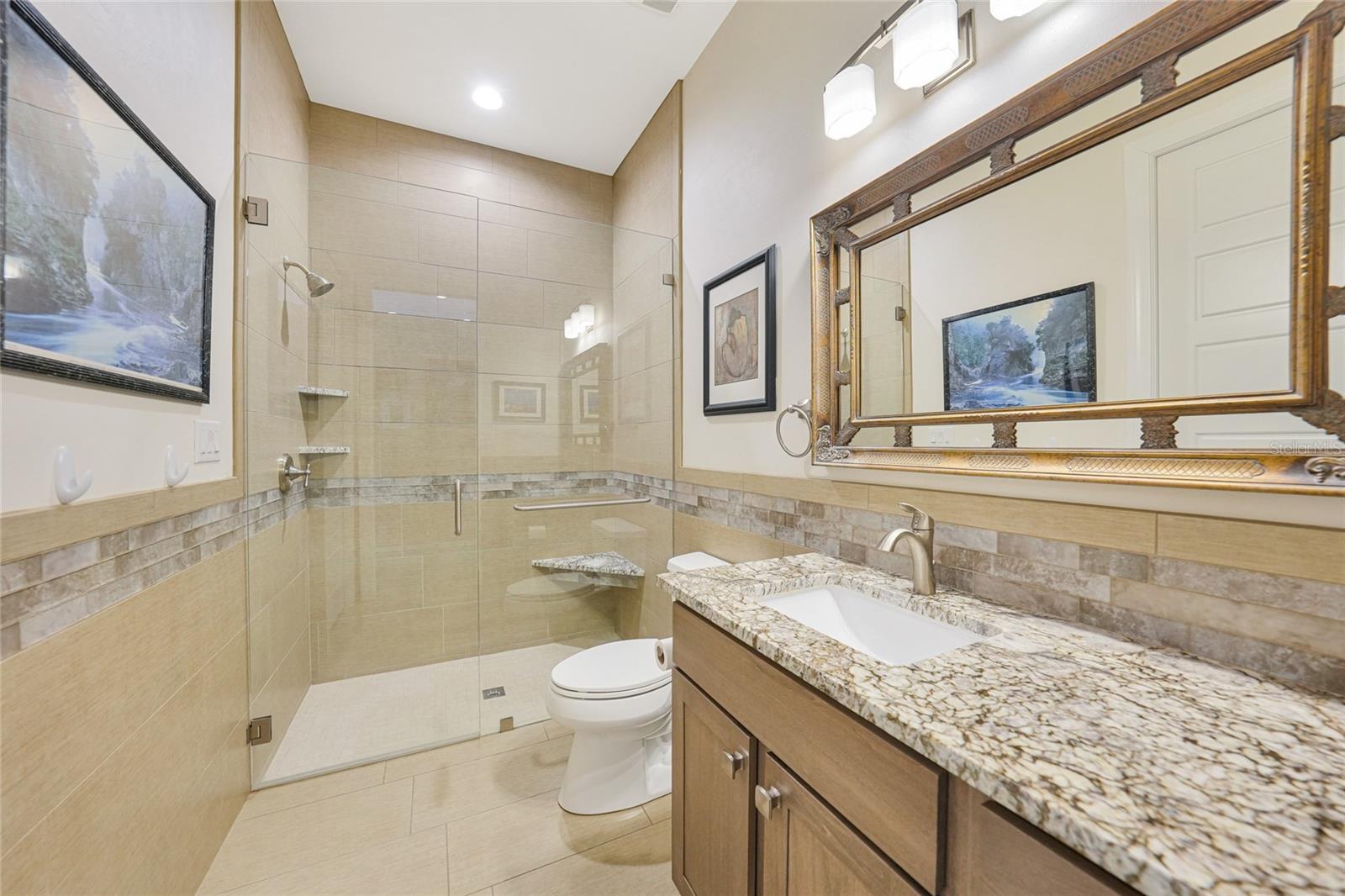 Image 30 of 47 For 3690 Como Street