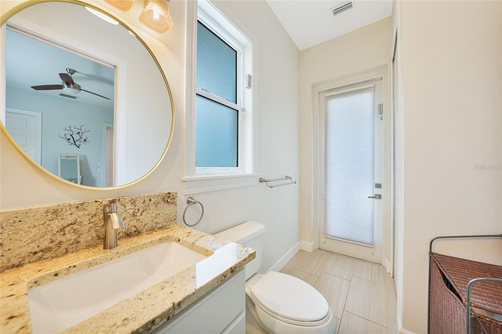 Image 34 of 47 For 3690 Como Street